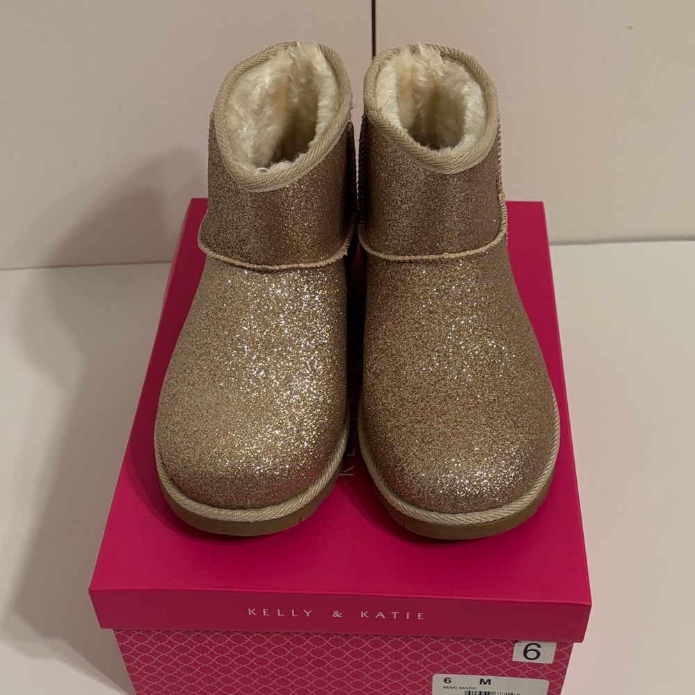 Metallic gold glitter booties - 6 NWT